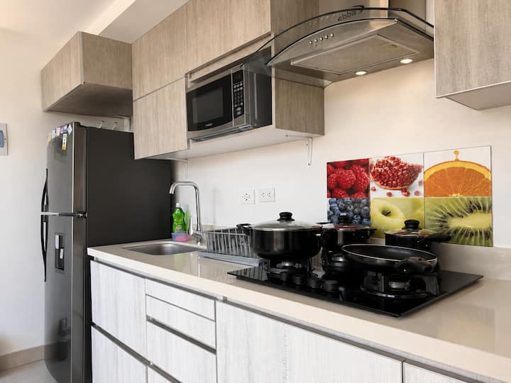 8 Apto Familiar In Poblado Piso 21, Free Parking - Medellín