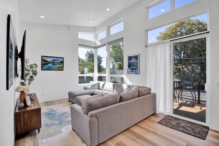 Brand New Luxury Home Near Autzen Stadium - Springfield, OR