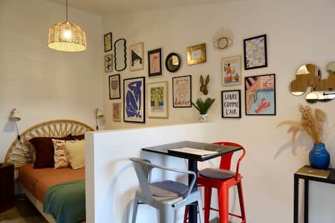 The pretty garden facing the Abbey