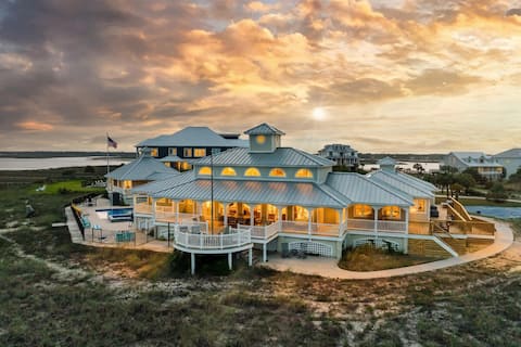 Alpha At The Point: Oceanfront, Private Pool & Hot
