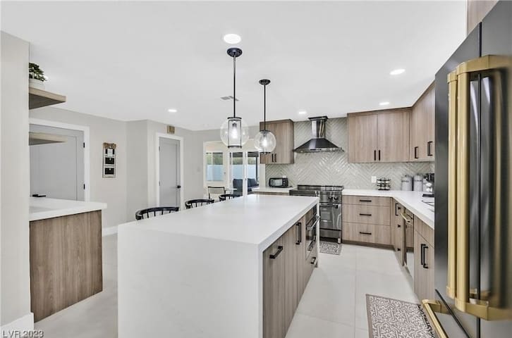 1 Acre Horse Ranch by S. Vegas Blvd 5bds/4ba