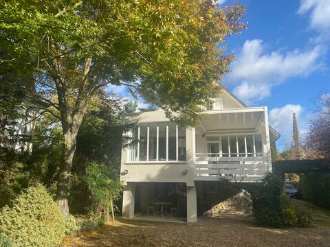 Lovely House on Seine River 25 mn Paris by train