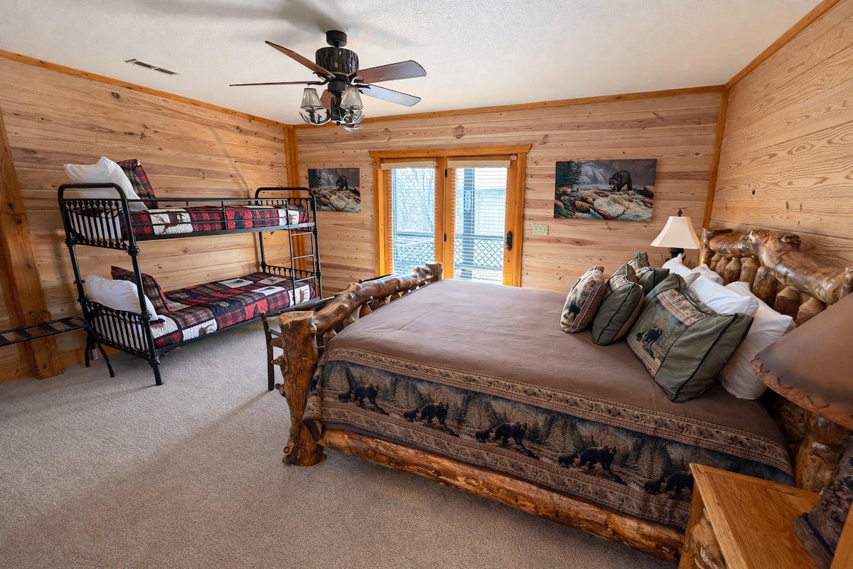 Bedroom 3 at Majestica Lodge
