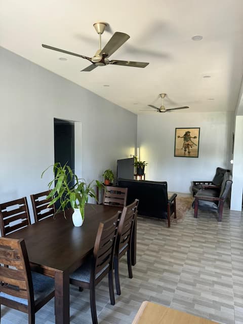 Airside Apartments - Modern 2 Bedroom Unit