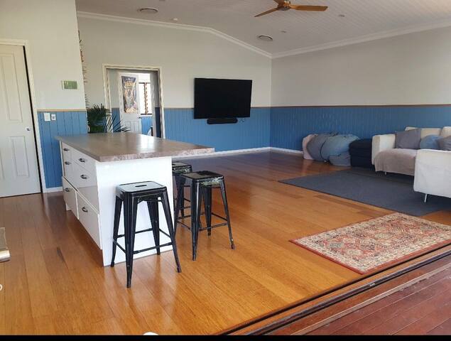 Bayside Getaway gallery image 3