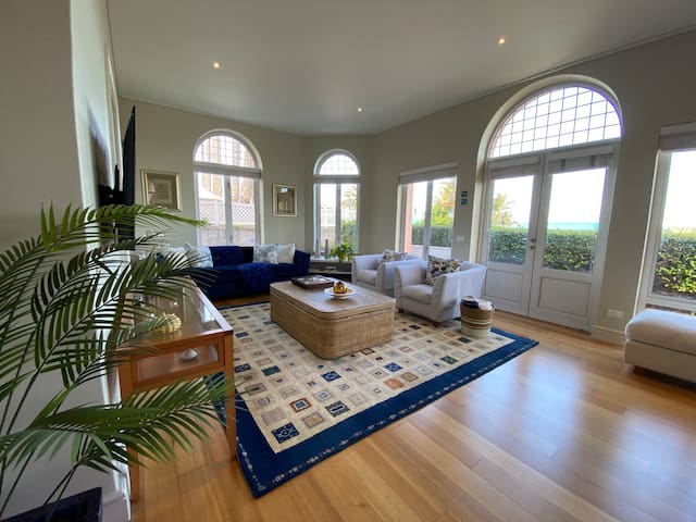 2 New Kings:Harbour views in the Heart of Kalk Bay gallery image 2