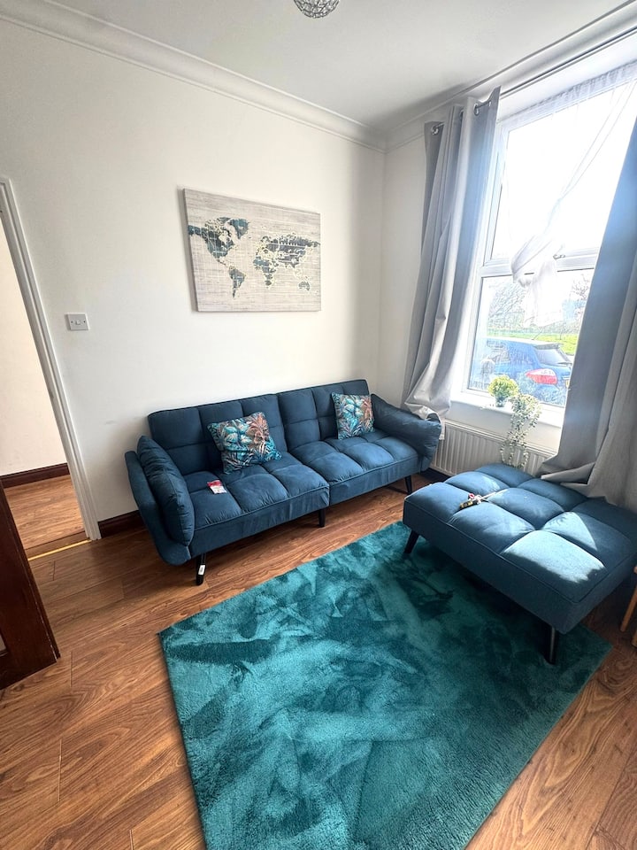 Two Bedroom House: Self Check In - Oldham