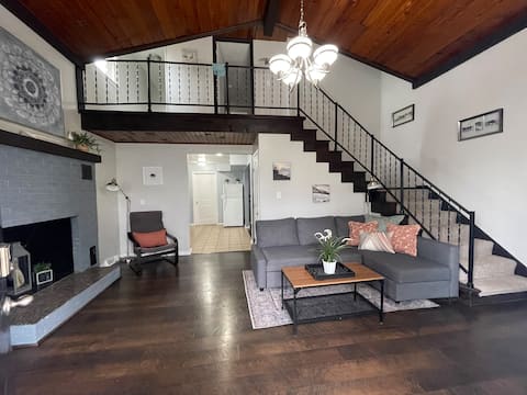 Successful Airbnb property: Let’s Hit The Strip! in Geneva On The Lake
