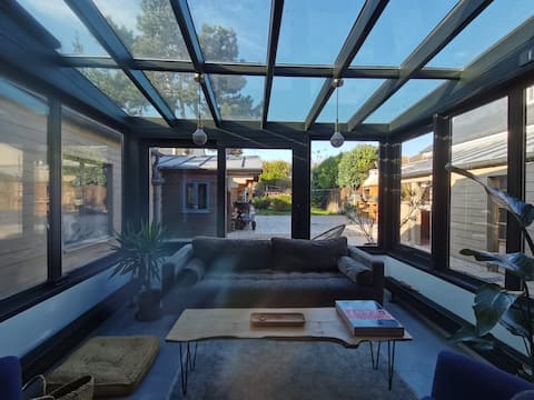 House and green space near Paris