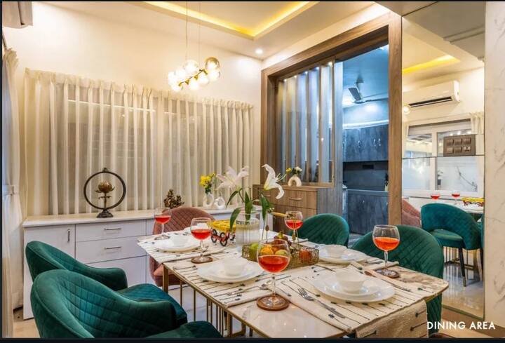 Dining area image 1