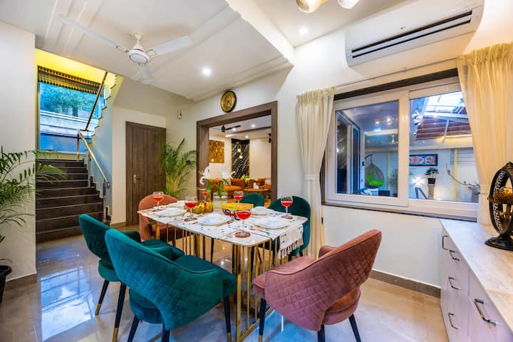 Dining area image 3