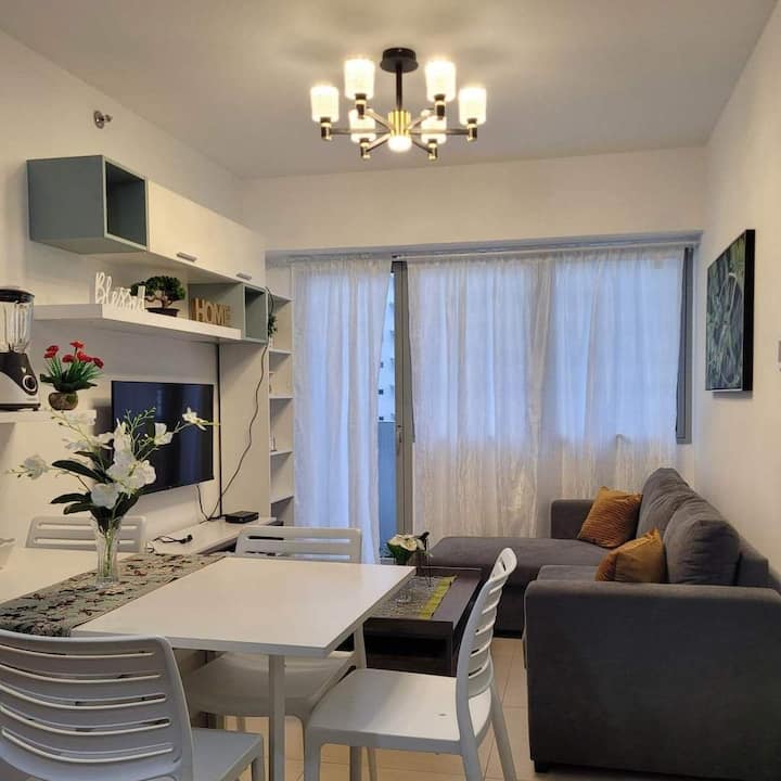 Cozy One Bedroom Free Wifi/netflix & Pool Access - Marikina