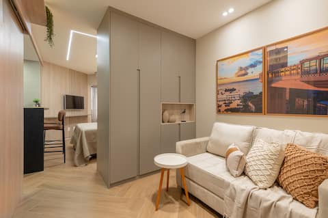 Top Airbnb: Renovated Beachfront Flat in Ondina em Ondina
