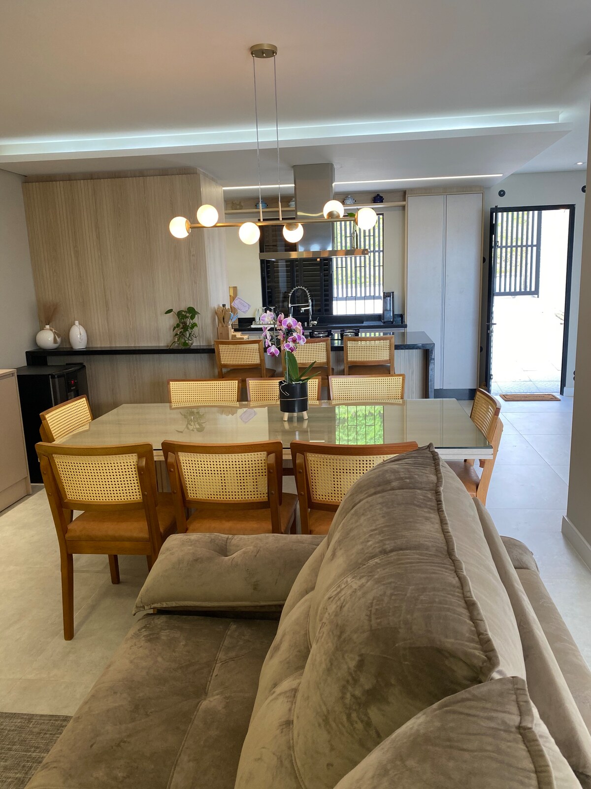 Top Airbnb: Beach house - on the sand with jacuzzi em Biguaçu