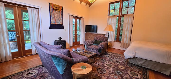 Peaceful Retreat W/ Beach Access - Seattle, WA