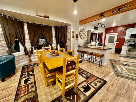 Top Airbnb: Spruce Street Townsend, MT in Helena