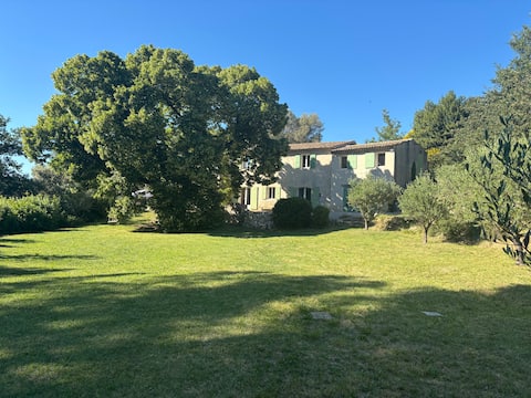 Secluded Provençal home with pool & stunning views