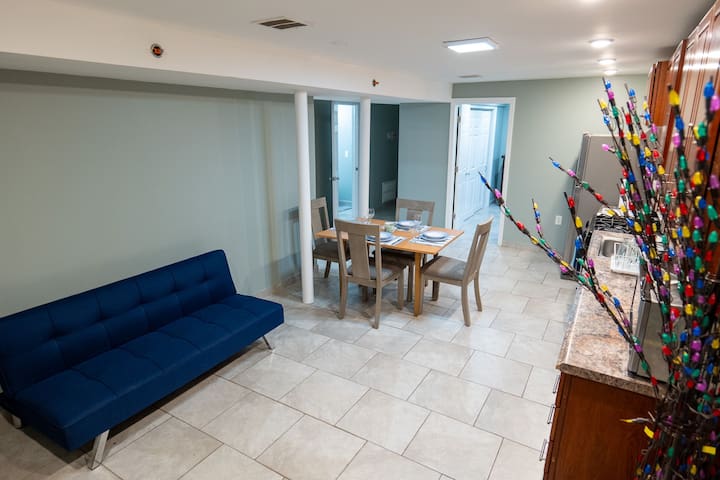 Cozy and spacious and private gallery image 2