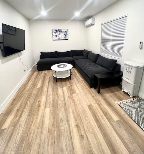 Successful Airbnb property: Cozy 1B1B Private entrance space in Baldwin Park