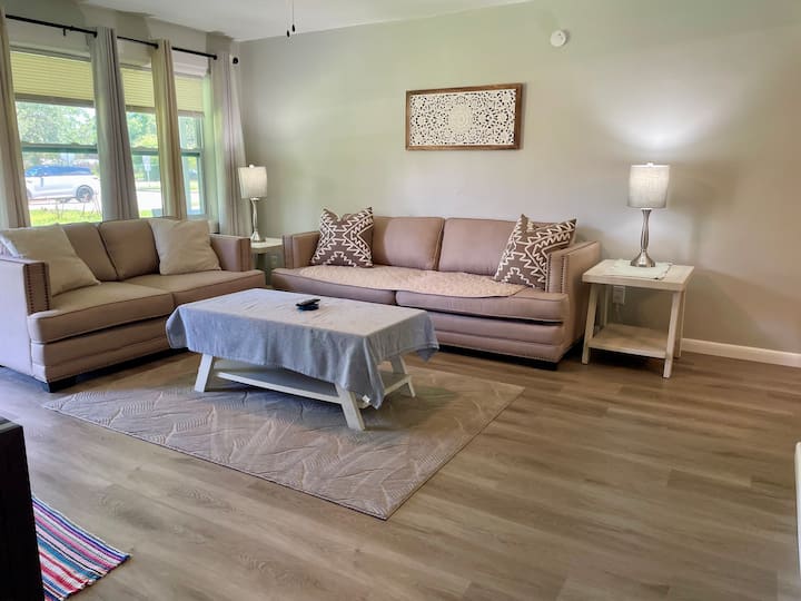 Livin’ On Vero Beach Time. 2/1 Unit. Beach In 2mi - Vero Beach, FL