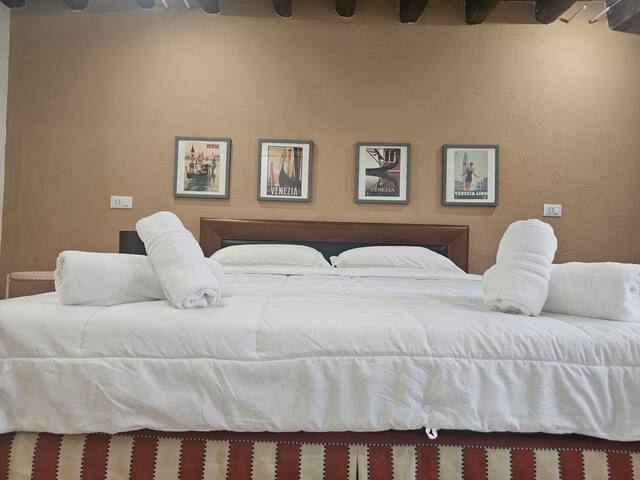 Biennale Art House gallery image 5