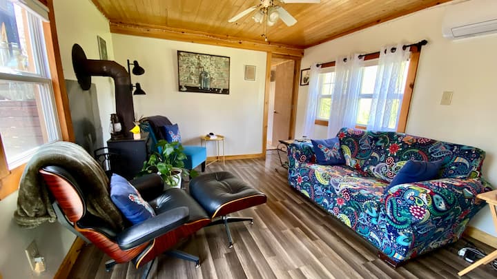 Nrg National Park Is Your Neighbor At The Zen Box - Hawks Nest State Park, Ansted