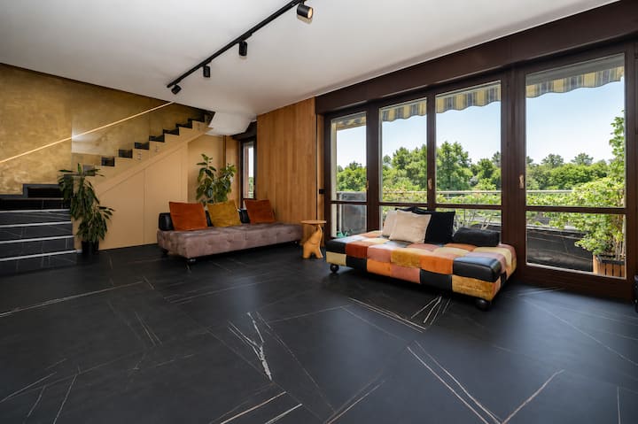 Luxury Suite & Jacuzzi • Car Parking + Metro - Milan