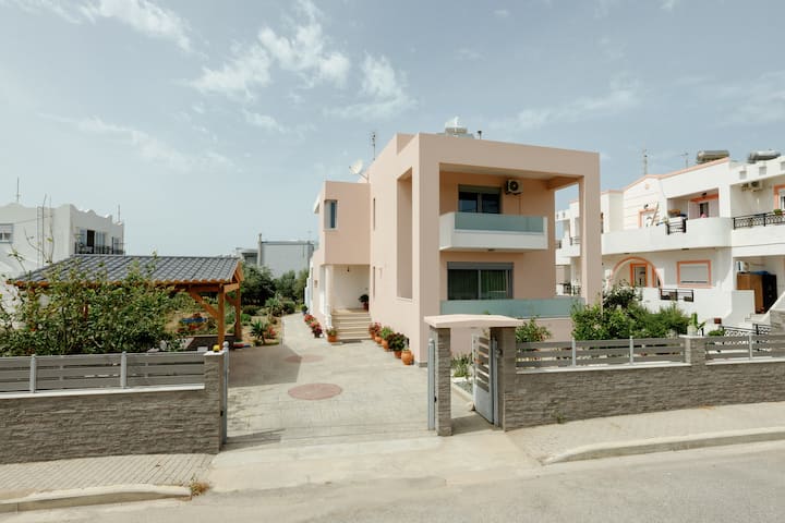 3BR Home • 3 Bathrooms • Walk to Beach