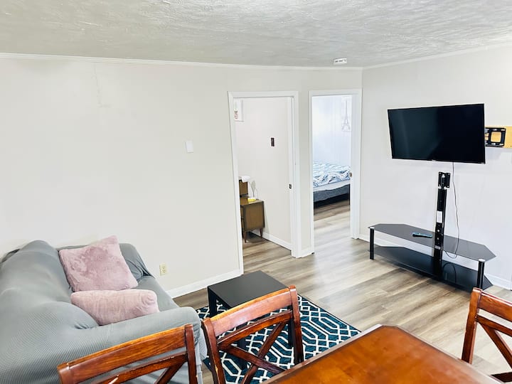 A Quiet And Decent 2 Bedroom Apartment - Town Of Kirkland Lake