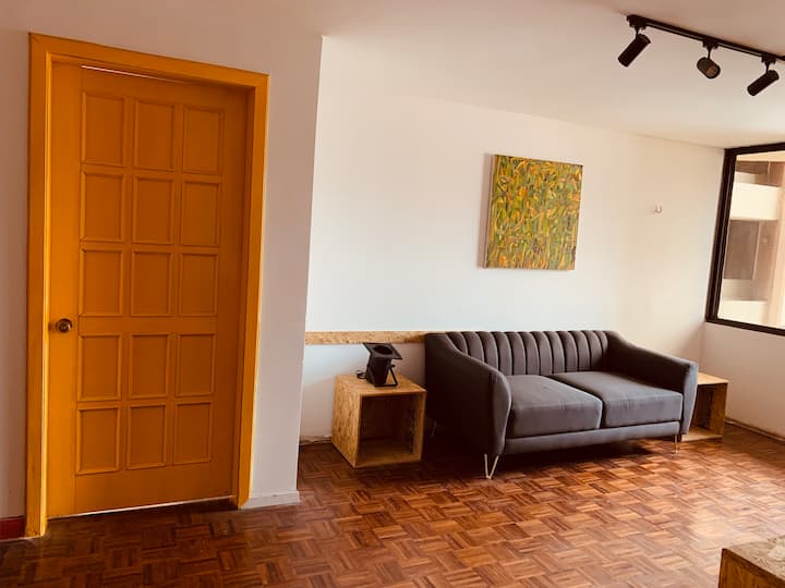 Suite (Estilo Taller De Arte) En La Mariscal - Quito
