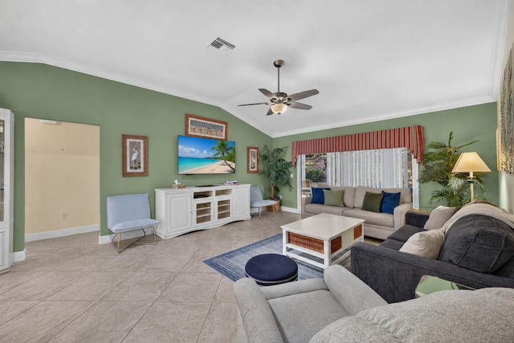 The Villages: Sumter Landing W/ Lanai & Patio! - The Villages, FL