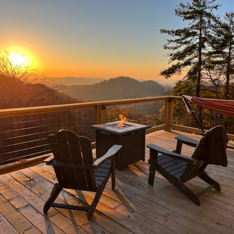 GeoDome | 100 Mile Views & Hot Tub!