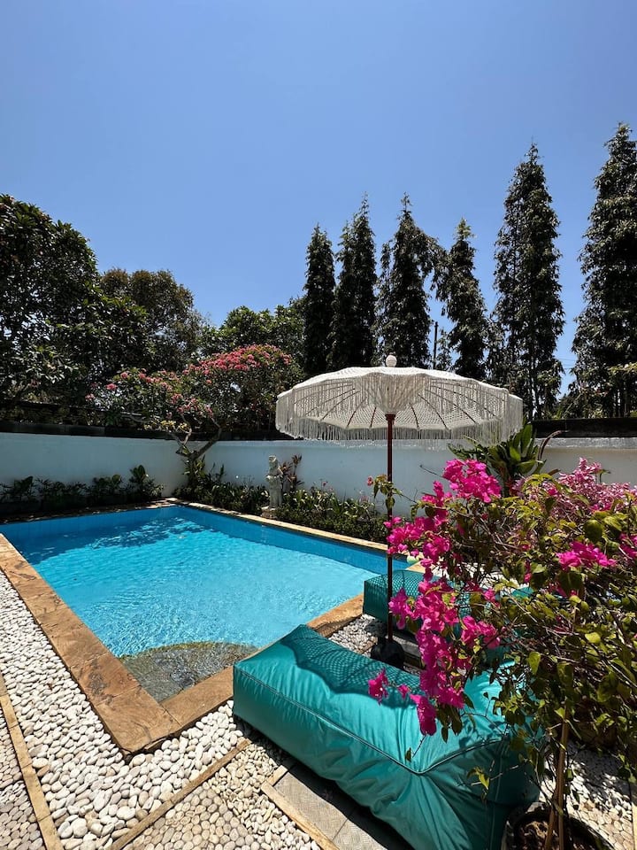 3br Sanur Villa, Pool, Garden, Kings & Tubs - Denpasar