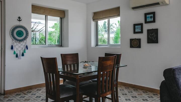 Dining area image 1