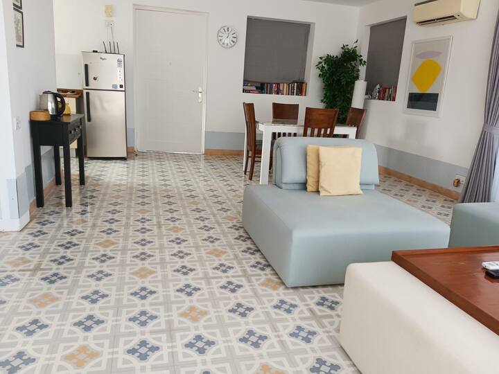 Living room image 2
