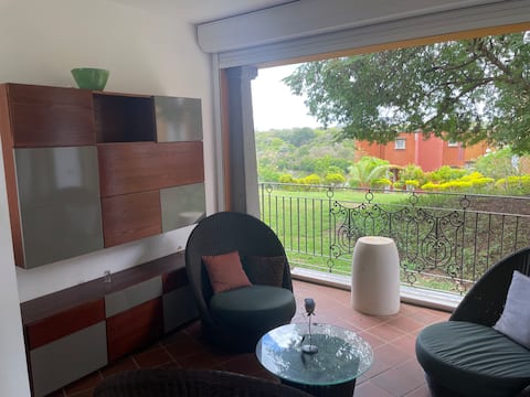 Stylish 2-bedroom duplex overlooking the river