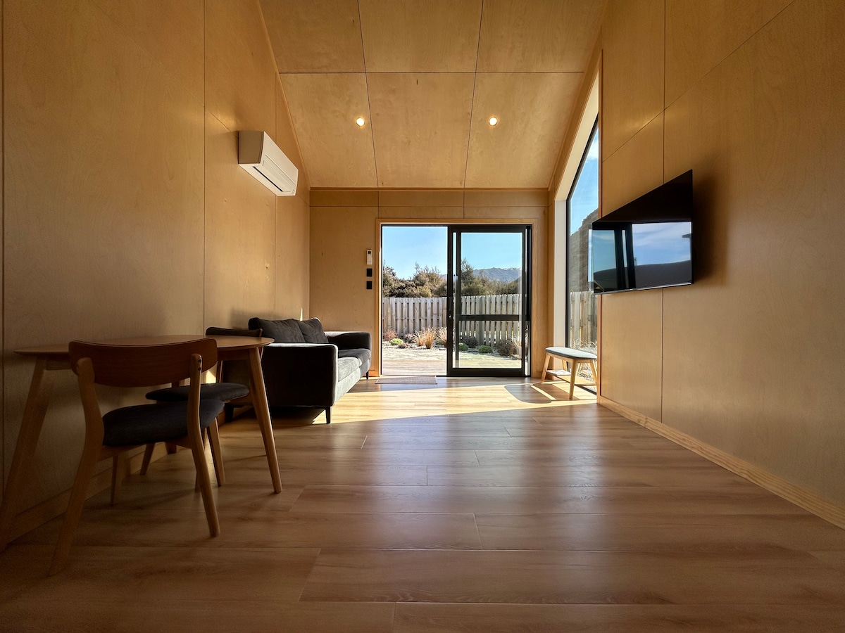 Popular Airbnb listing: Margot’s Hut - Mt. Iron View in Queenstown Lakes District