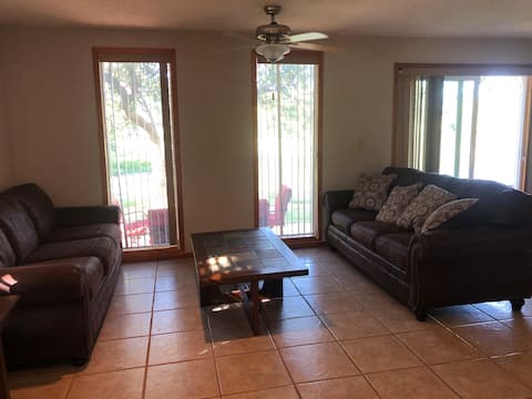 Popular Airbnb listing: Bass Bungalow - with pontoon on private pond in Buchanan Dam