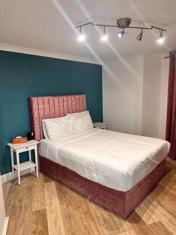 stunning property in Hyde Park gallery image 5