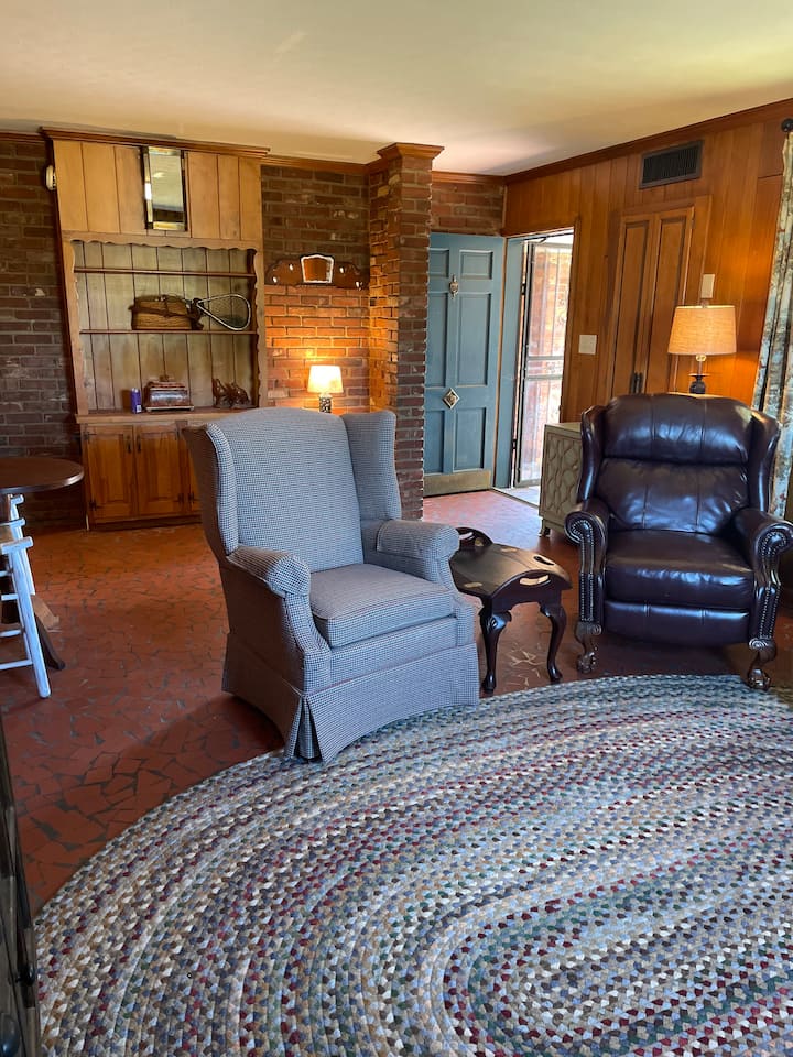 Charming And Quiet Duplex - Southaven, MS