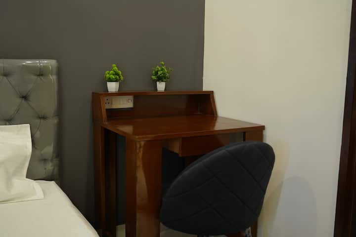 Dhomë gjumi e bollshme e përkryer për familje ose udhëtarë biznesi