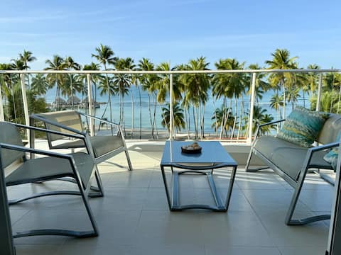 Club Hemingway. Beachfront Apartment