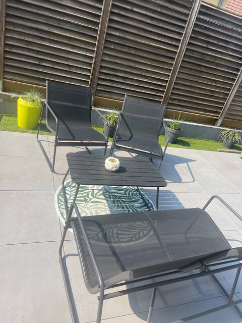 2-Bedroom House (1 Bed / 1 Sofa Bed) + Garden