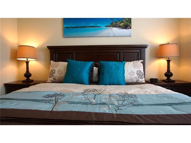 เตียงพร้อมผ้านวม 