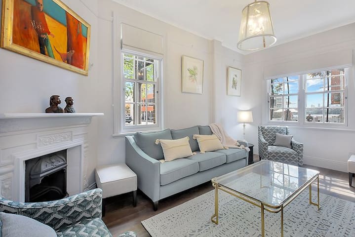 Elegant Terrace The Rocks