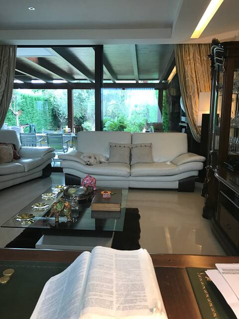 Feniks Villa