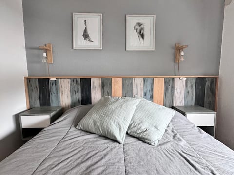 Downtown Concordia •Pedestrian•Couples•Carnival