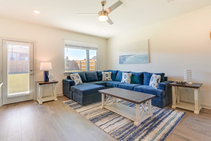 10 Mi To Dtwn: Bright Austin Gem W/ Pool Access - Austin, TX