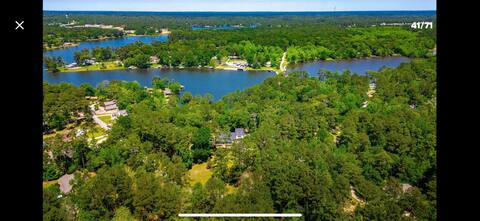 Lakeside with pool and zip line