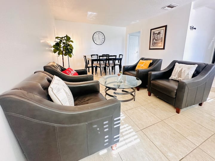 [Disney Retreat] 3BD 1BT 10’ to Disneyland Houses for Rent in